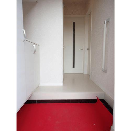 Entrance. Local (12 May 2013) Shooting