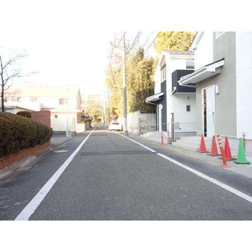 Local photos, including front road. Local (12 May 2013) Shooting