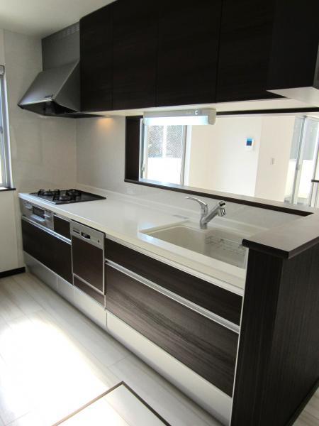 Kitchen. Kitchen: I feel your family close during the cooking in the face-to-face kitchen