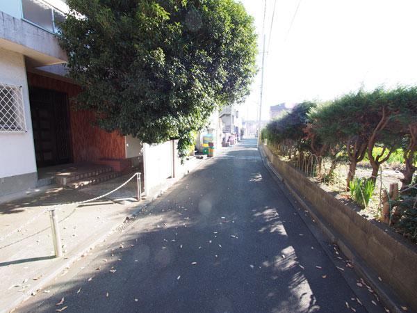 Local photos, including front road. Frontal road