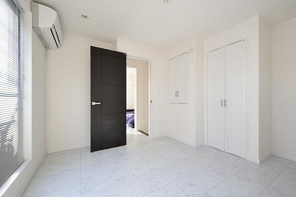 Model house photo. Construction Case (stylish)