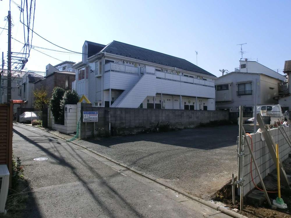 Local photos, including front road. Local (11 May 2013) Shooting