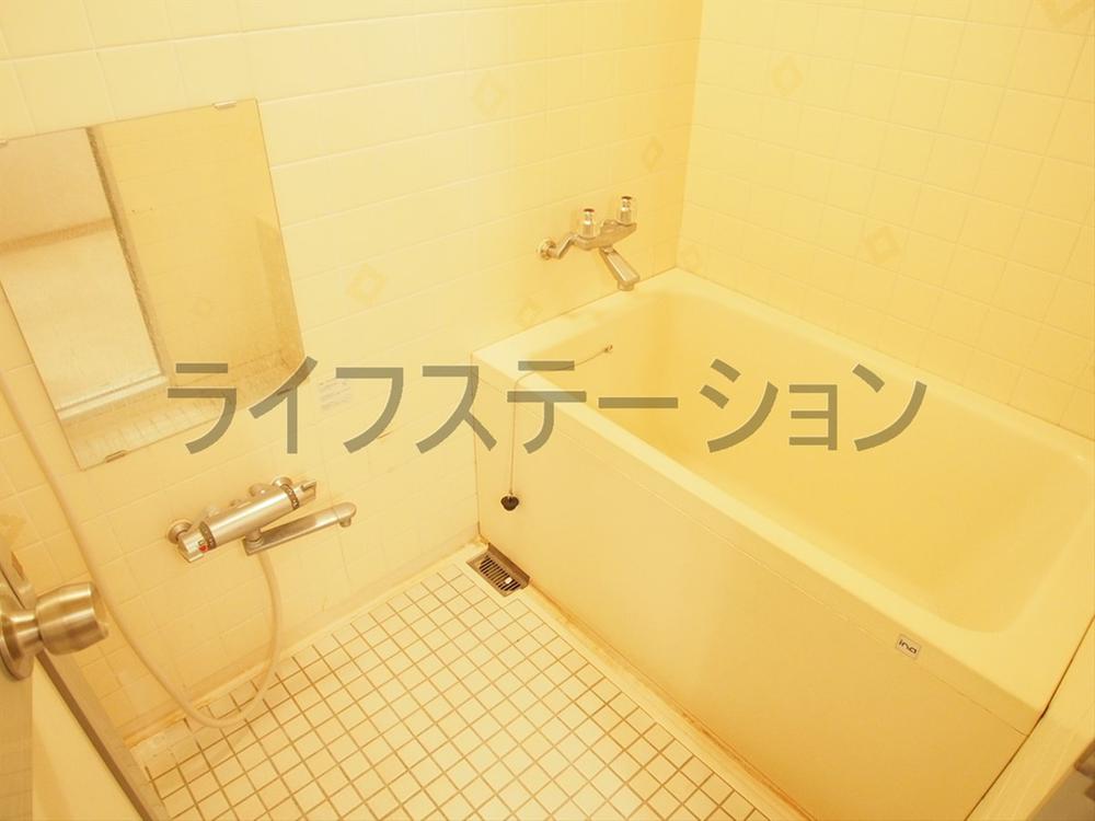 Bathroom. Indoor site (November 28, 2013) Shooting Reform is before ☆