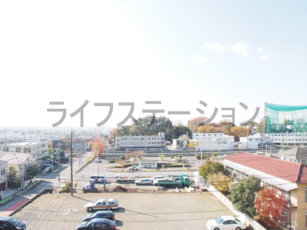 View photos from the dwelling unit. Local (November 28, 2013) Shooting