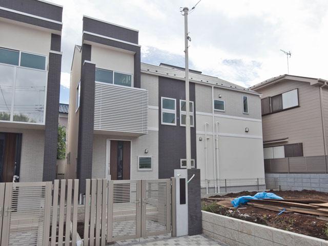 Local appearance photo. C Building appearance