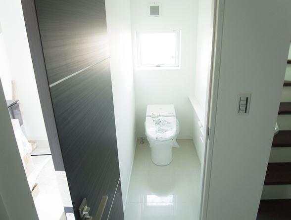 Toilet. B Building toilet