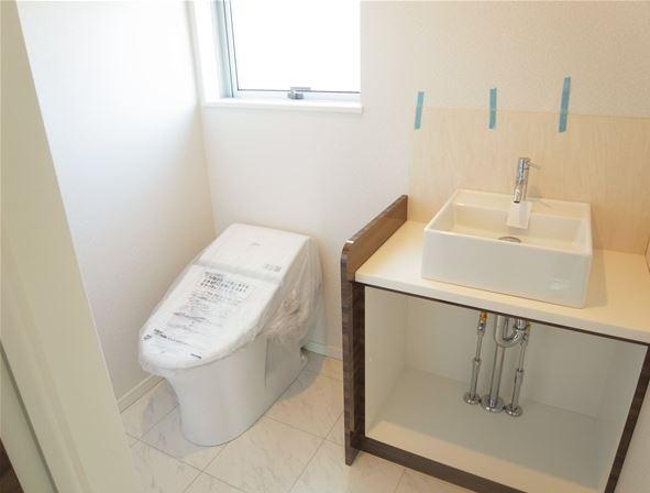 Toilet. C Building toilet