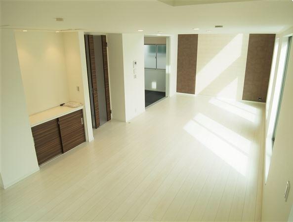 Living. C Building Living