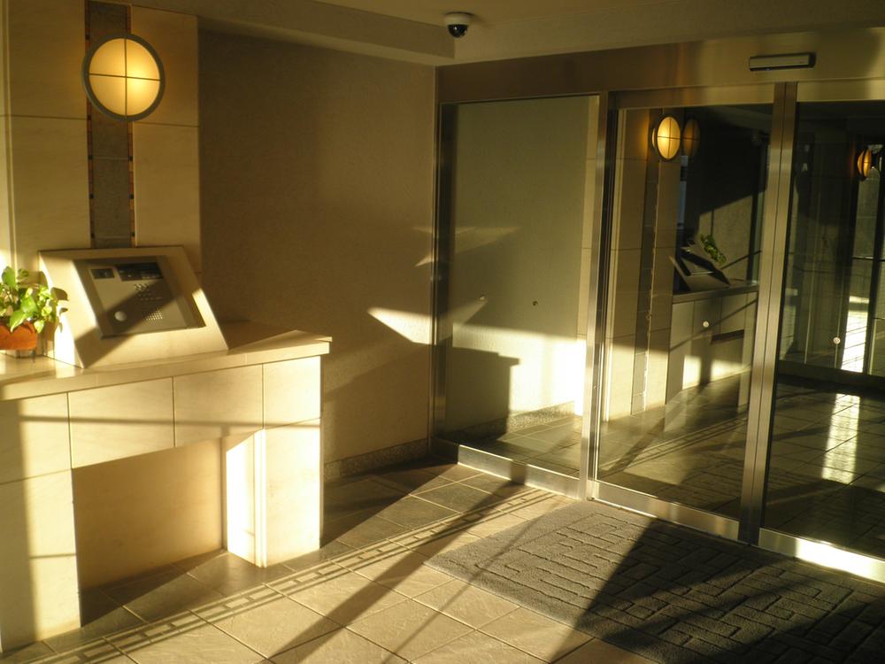 Entrance. Common areas