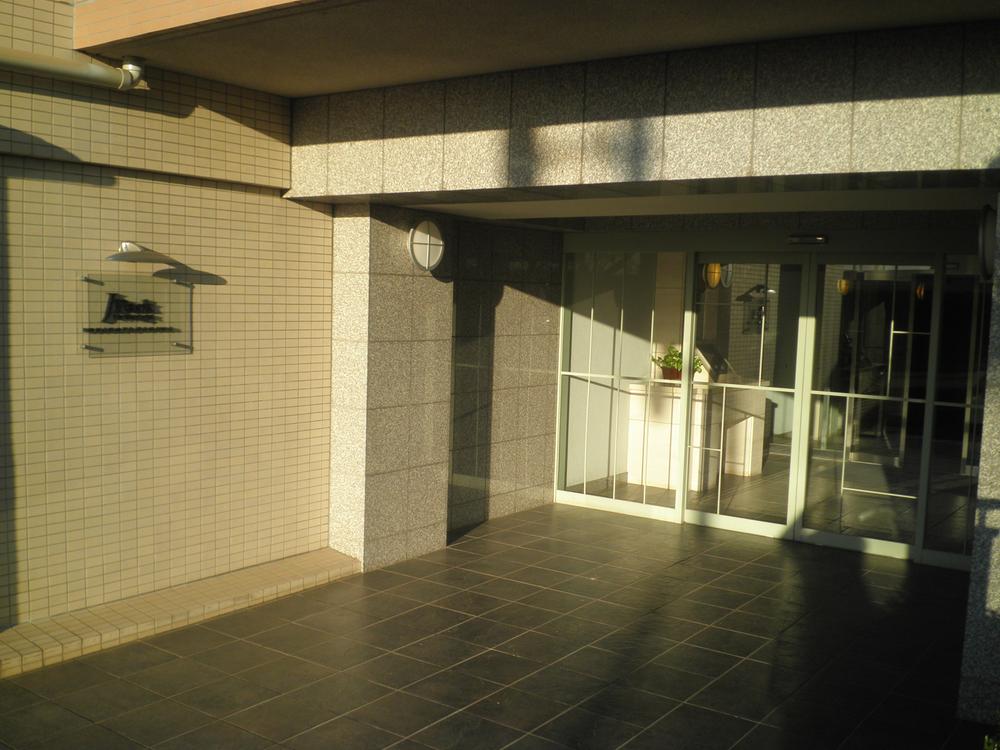 Entrance. Common areas