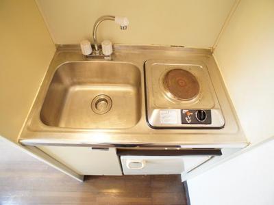 Kitchen. Glad bite stove for those living alone ・ With mini fridge!