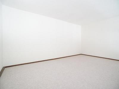 Other room space. Is a popular with a loft room for those living alone ☆