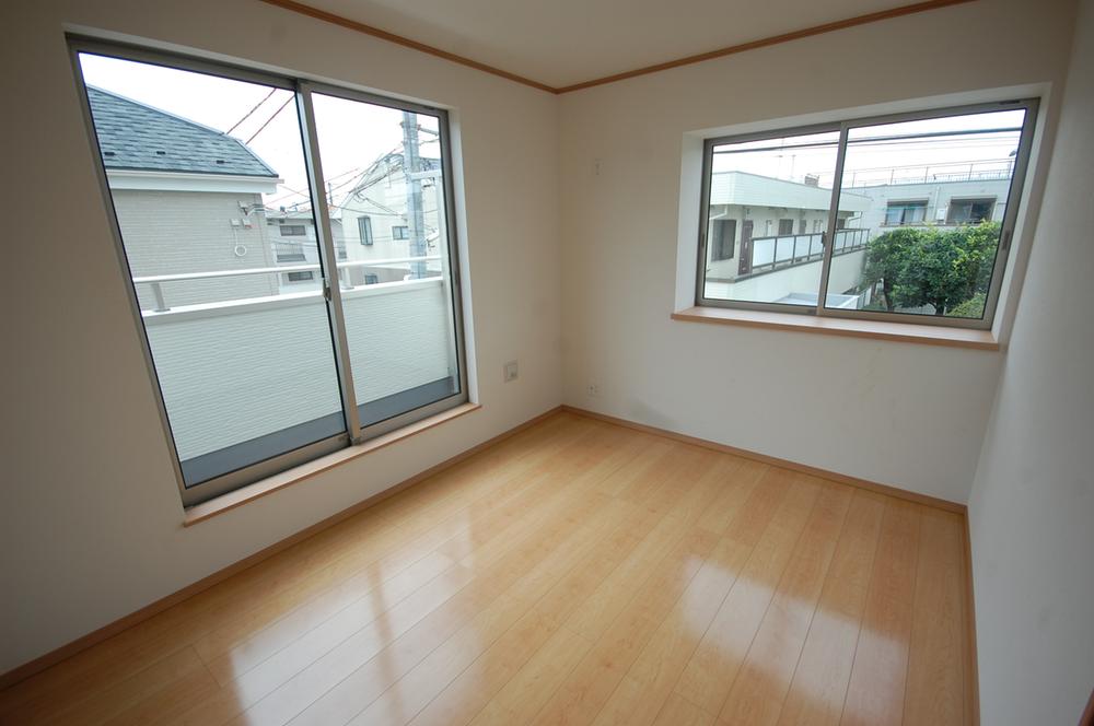 Same specifications photos (Other introspection)