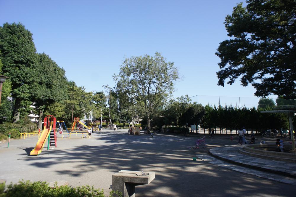 park. 270m to Akamatsu park