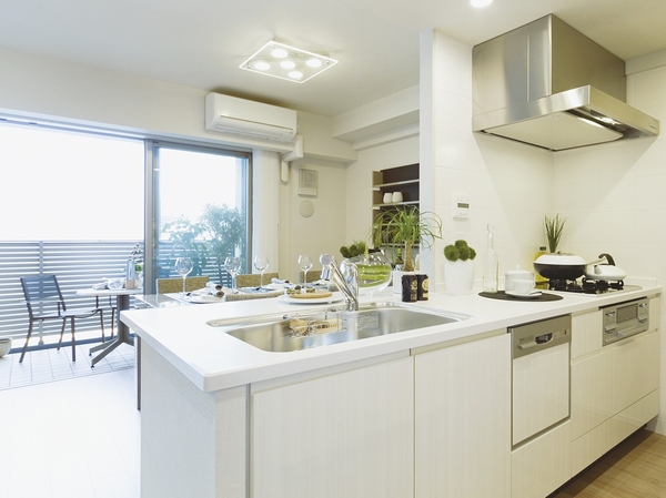 Open counter type of open kitchen. living ・ Born sense of unity with dining, To communicate with family and guests is likely to gain momentum while cooking.