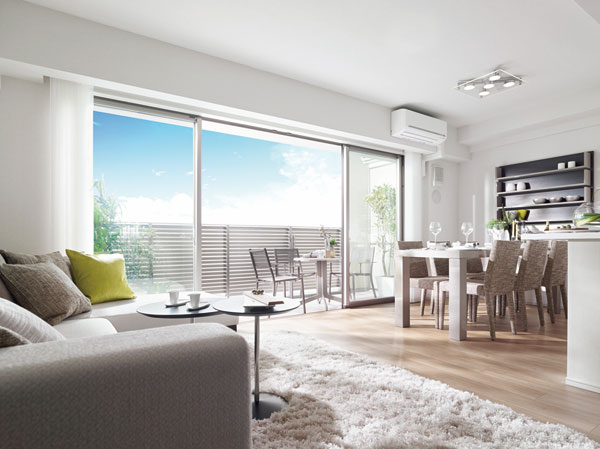 Living.  [Wrapped in Setagaya of fine custom, Enlightenment with family of petting] "Geo Kaminoge" is appropriate to the nature rich Setagaya Nakamachi, Through the wind, Consider the house can be a pleasure son-in-law of the season of fragrance while touching the green and want to shape, We expressed a comfortable and pleasant space. (LIVING DINING)