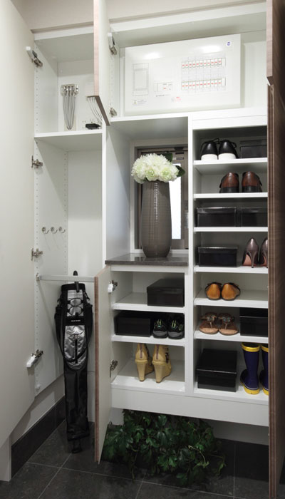 Receipt.  [SHOES BOX] Entrance of footwear input and goods entering, such as, Providing a wealth of storage, We care so that it can cope with going to increase luggage.