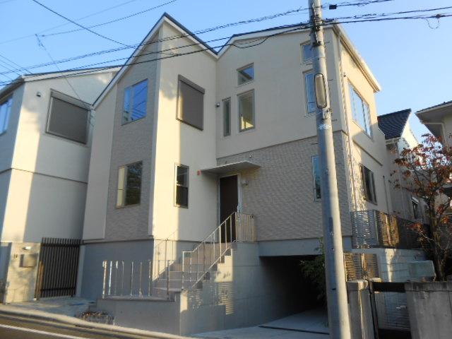 Local appearance photo. Local (11 May 2013) Shooting