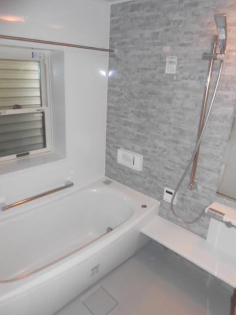 Bathroom. Indoor (11 May 2013) Shooting