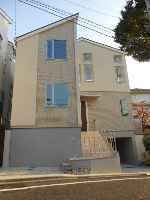 Local appearance photo. Local (11 May 2013) Shooting