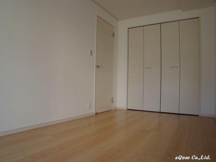 Non-living room. Indoor (12 May 2013) Shooting