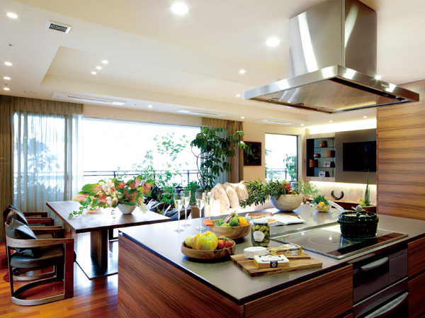 Kitchen.  [System kitchen] design, function, The pursuit of quality to all, Adopt a high-grade type of system kitchen Unusual sophisticated. The counter and the front wall using the natural stone, It has realized the space with texture.  ※ Indoor photo H160Bf type ・ G110C type (pre-sale)