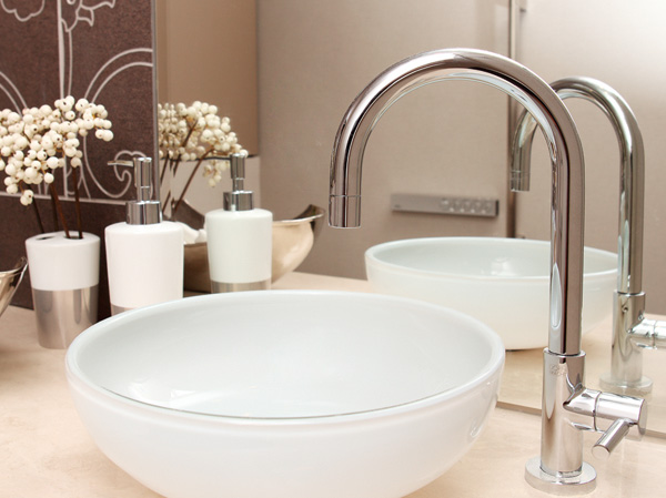 Bathing-wash room.  [Toilet hand washing counter] Tank-less toilet and refreshing, It was established hand washing counter to produce a clear.