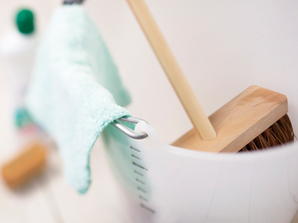 Variety of services.  [Home Attendant Service] Replacement of light bulbs and filters in the dwelling unit, Ya help such as transport of coarse dust, Home attendant to become rely on when a little trouble, such as small repair will support the residents reside in management disaster prevention center in the dwelling unit. (In 6 days a week day only / Images photo)