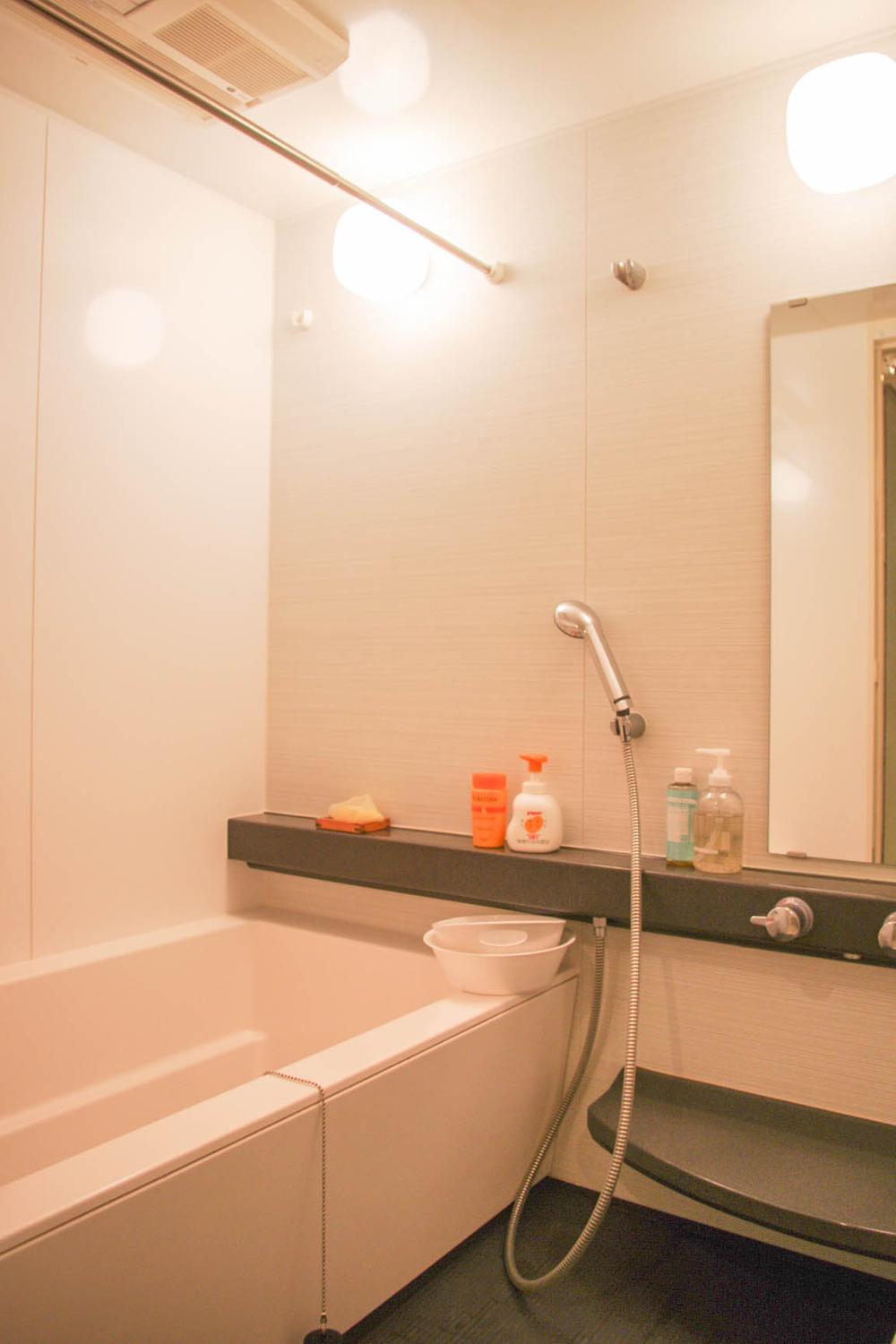 Bathroom. Indoor (12 May 2013) Shooting