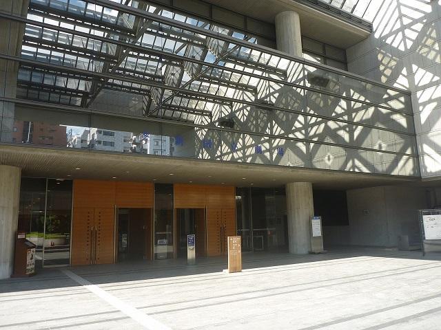 Shopping centre. 150m to the New National Theatre