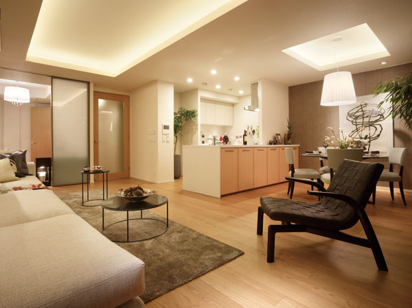 Living.  [living ・ dining]  ※ Published photograph of, Model Room (Ikirin 105I type ・ Model room plan ・ Color select Maturity-ecru / Maturity Ecru) those that were taken (March 2013) the, Fixtures furniture ・ illumination ・ Decorative accessories such as option (paid) and is also included.