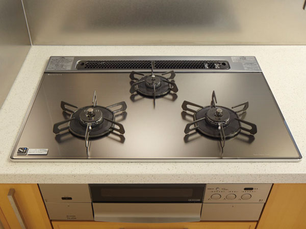 Kitchen.  [Silver mirror glass top stove] Adopt the easy hydrophilic aqua coat glass of clean. Double high-fired & Toro fire, With a double temperature control function.