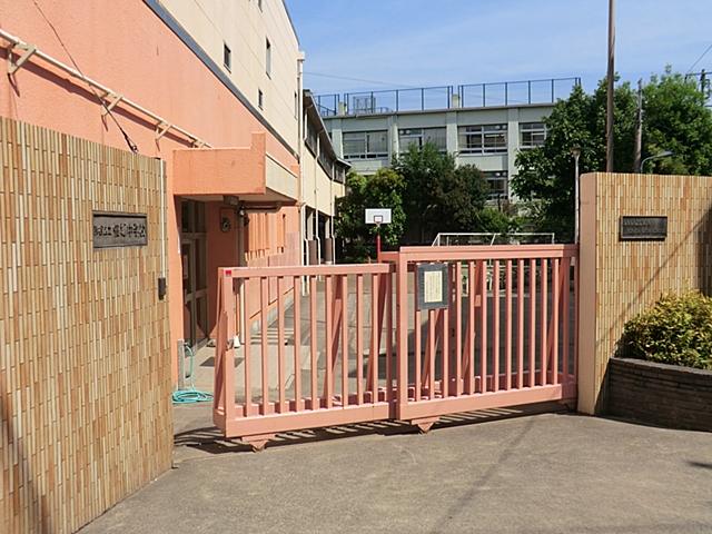 Junior high school. 339m to Shibuya Ward Sasazuka Junior High School