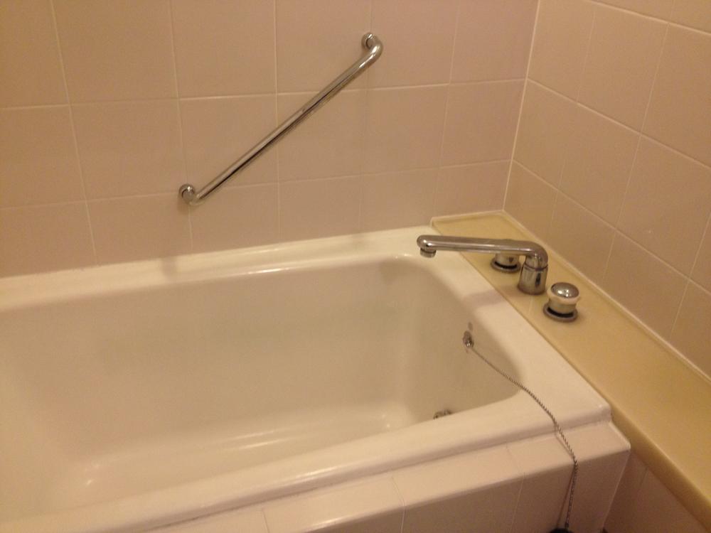 Bathroom. Indoor (12 May 2013) Shooting