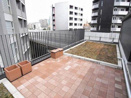 Balcony. Roof terrace is open preeminent more than 34 sq m.