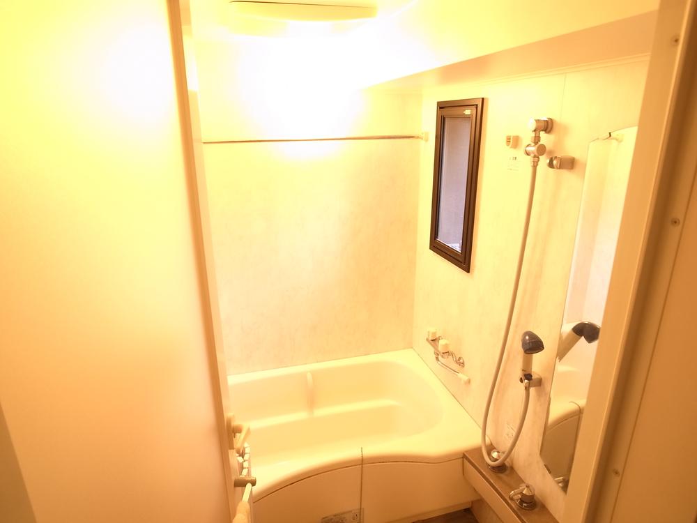 Bathroom. Interior [Window there] (December 2013) Shooting