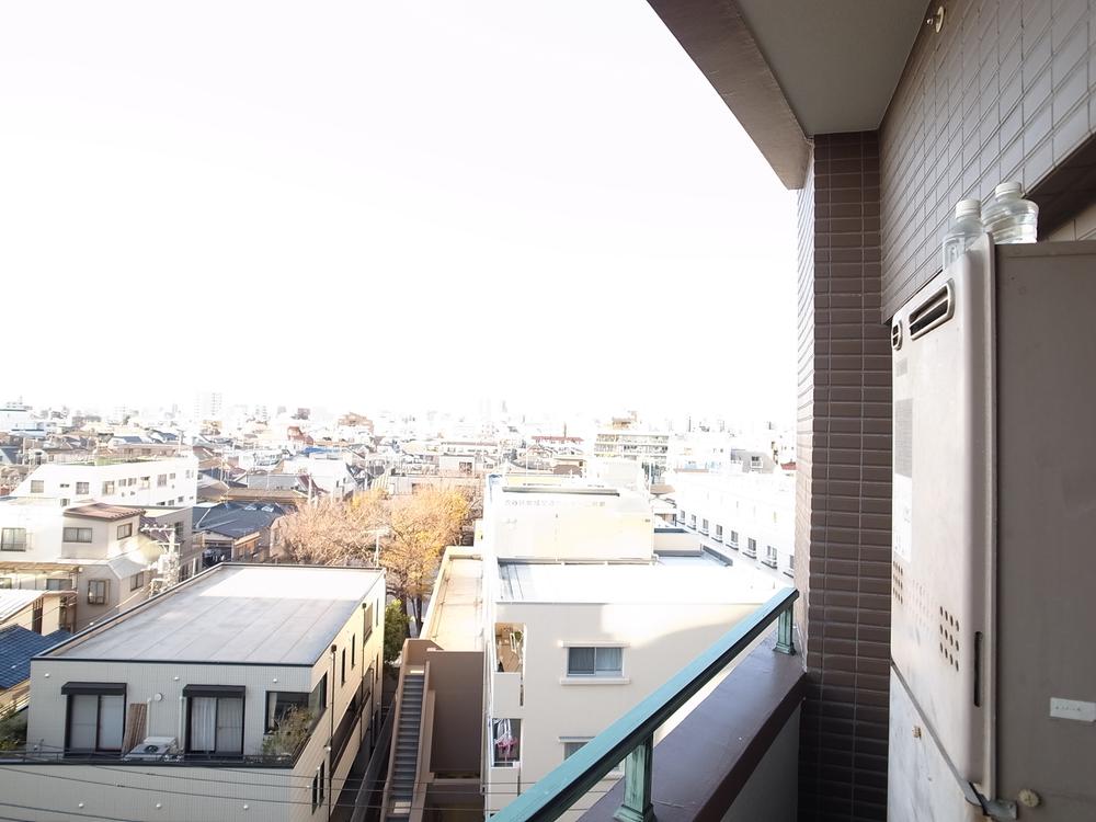 View photos from the dwelling unit. View from the site (December 2013) Shooting
