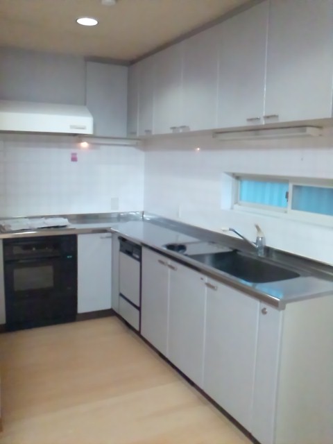 Kitchen. Easy-to-use L-shaped kitchen ☆