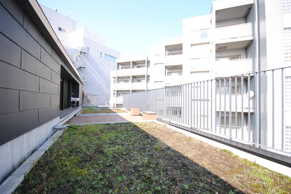 34.47 of sq m roof terrace