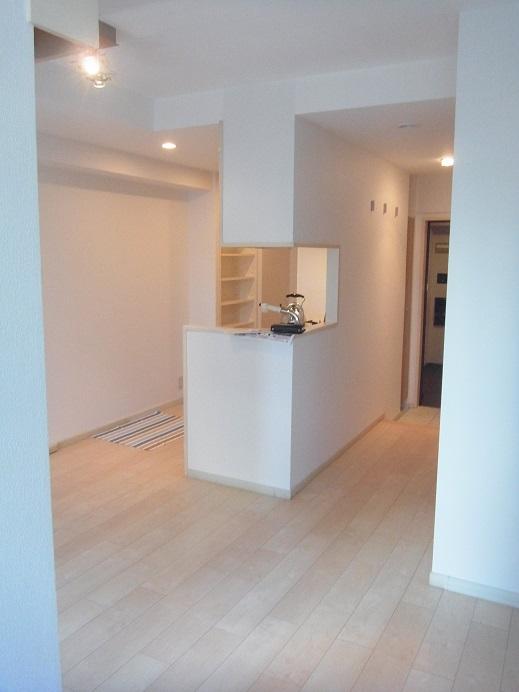 Kitchen. Flooring re-covered already