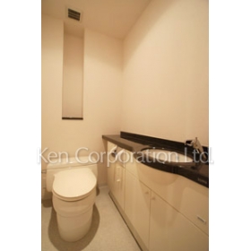Toilet. Shoot the same type the fourth floor of the room. Specifications may be different. 