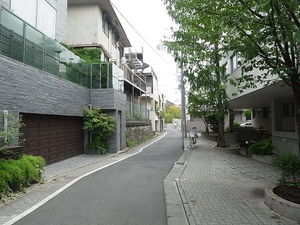 Local photos, including front road. Local (September 2013) Shooting