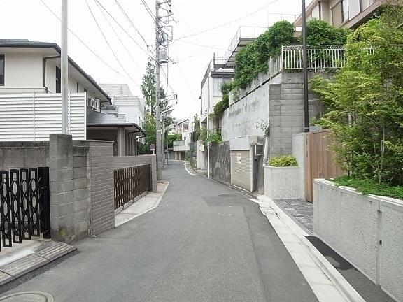 Local photos, including front road. Local (September 2013) Shooting