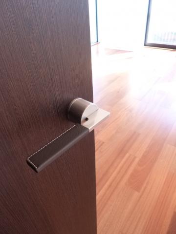 Living. door ・ KawaCho handle