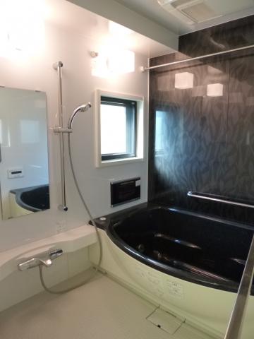 Bathroom. With TV