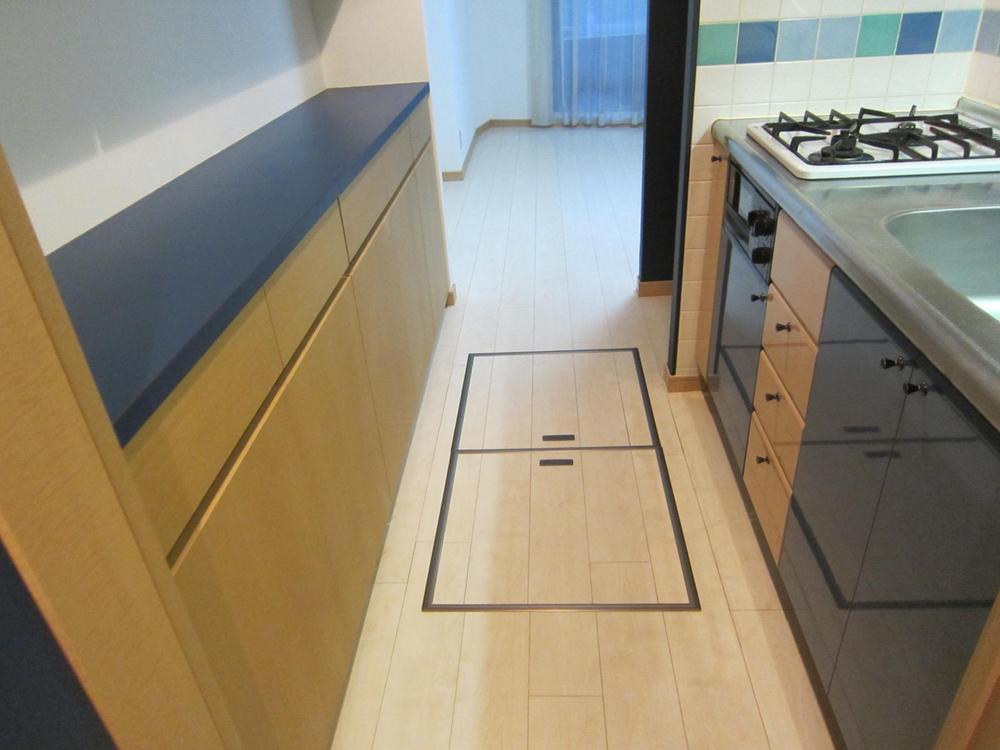 Kitchen. Indoor (12 May 2013) Shooting