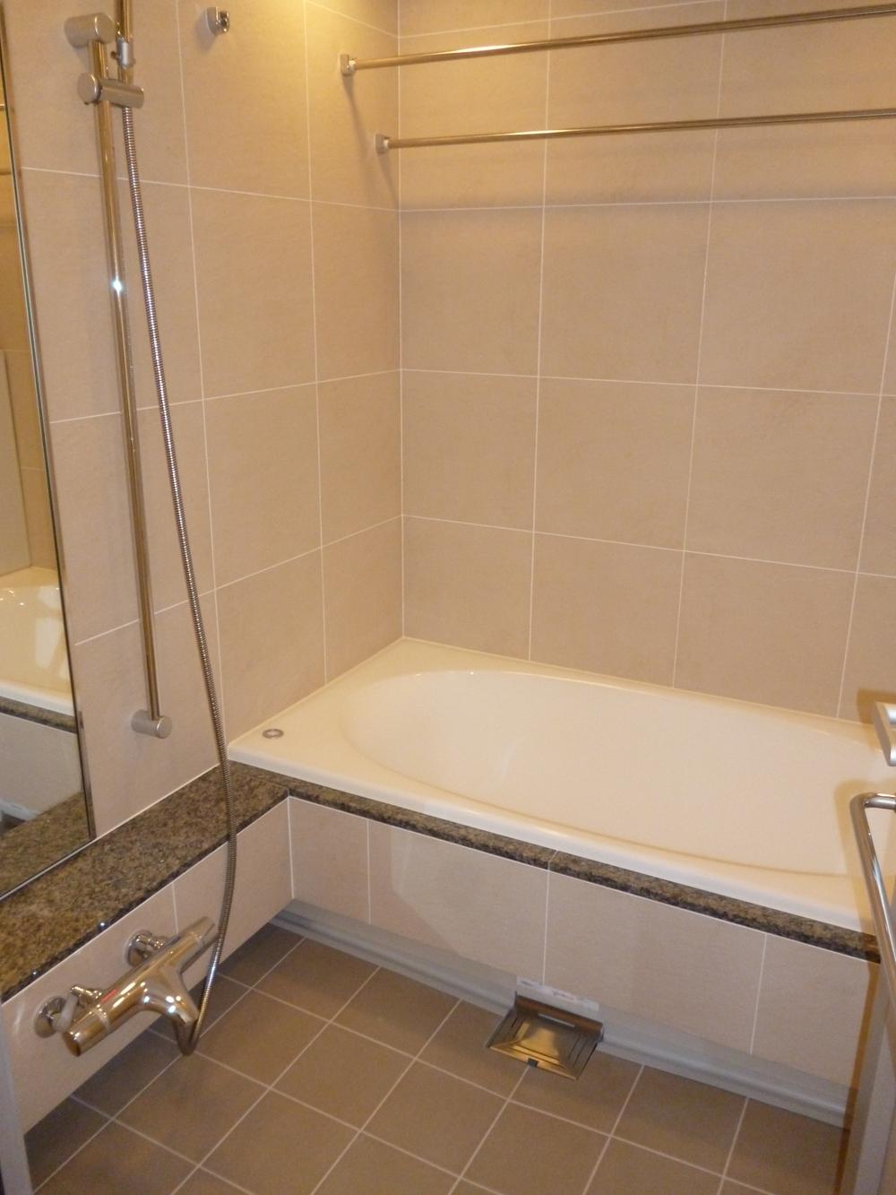 Bathroom. Indoor (11 May 2013) Shooting