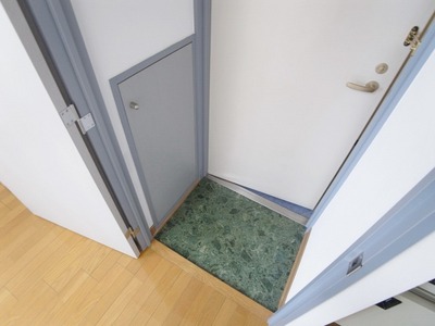 Entrance. From the front door ...
