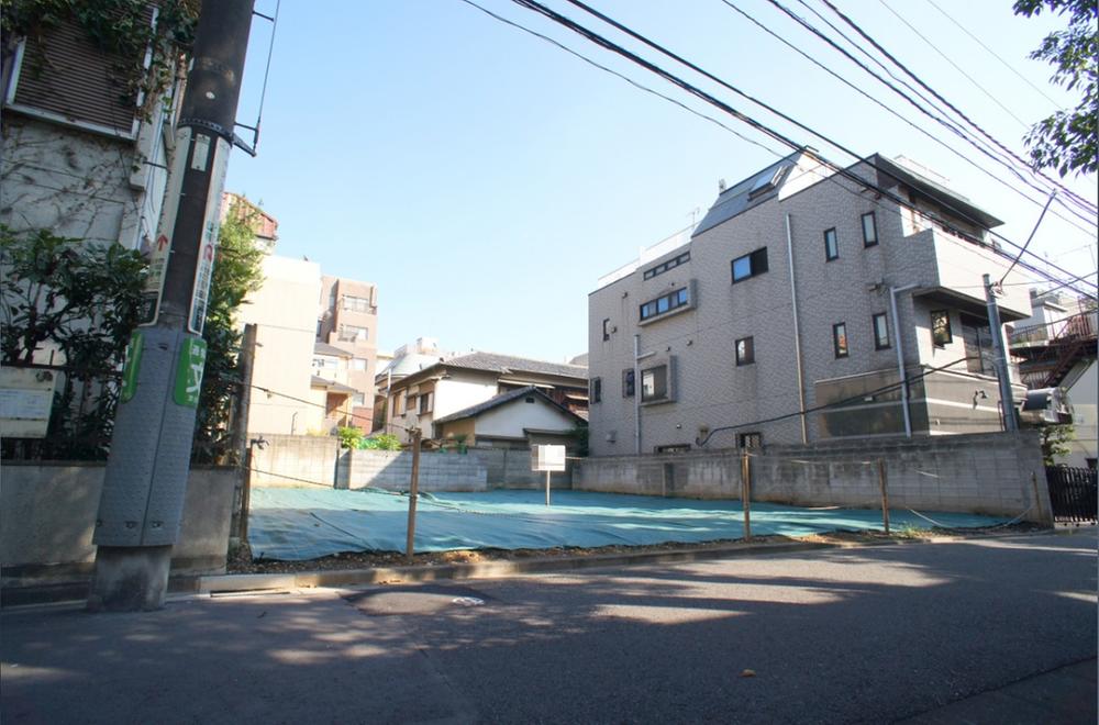 Local photos, including front road. Local (September 2013) Shooting