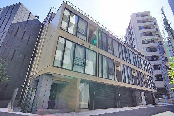 Local appearance photo. March 2011 Built Because of the non-resident property, It is very beautiful in